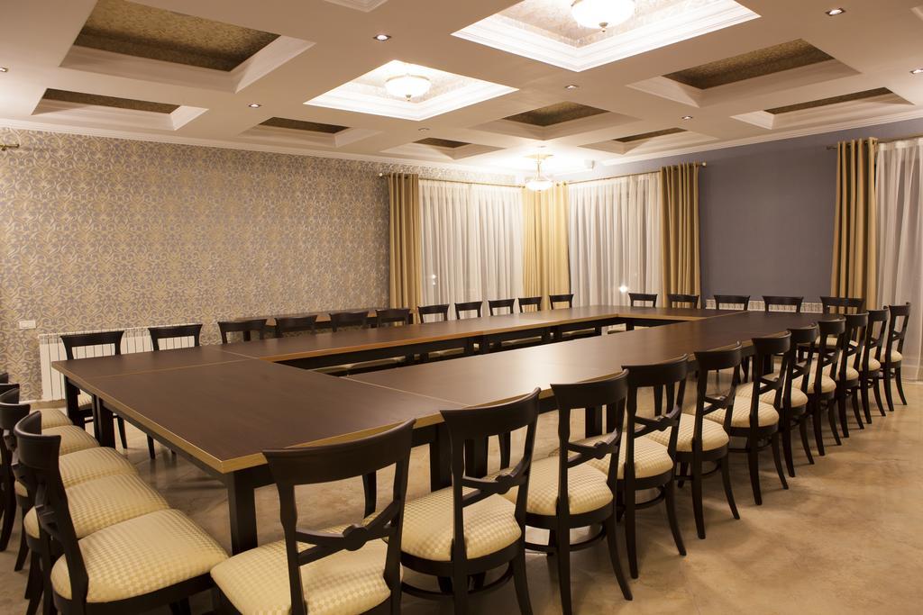 Allegria Hotel Алба-Юлія Екстер'єр фото