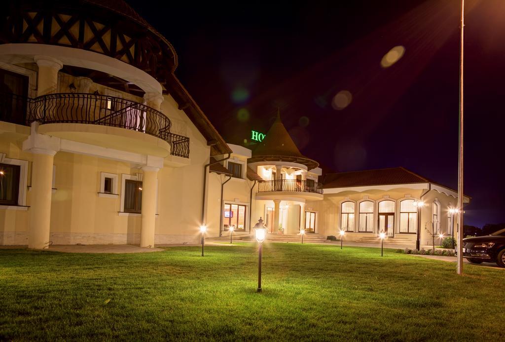 Allegria Hotel Алба-Юлія Екстер'єр фото