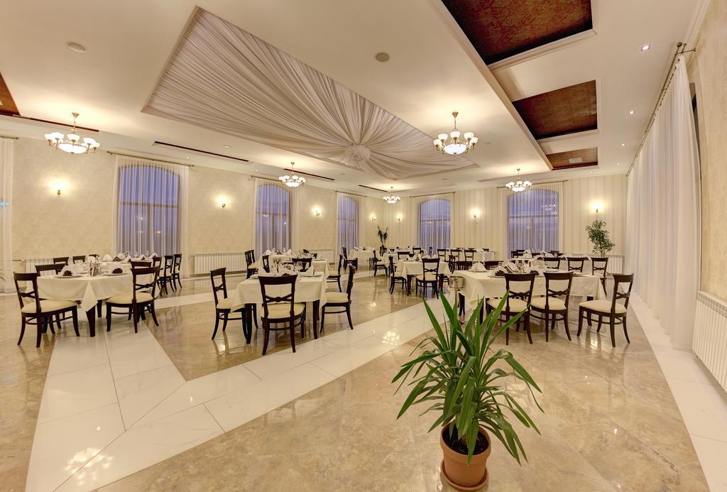 Allegria Hotel Алба-Юлія Екстер'єр фото